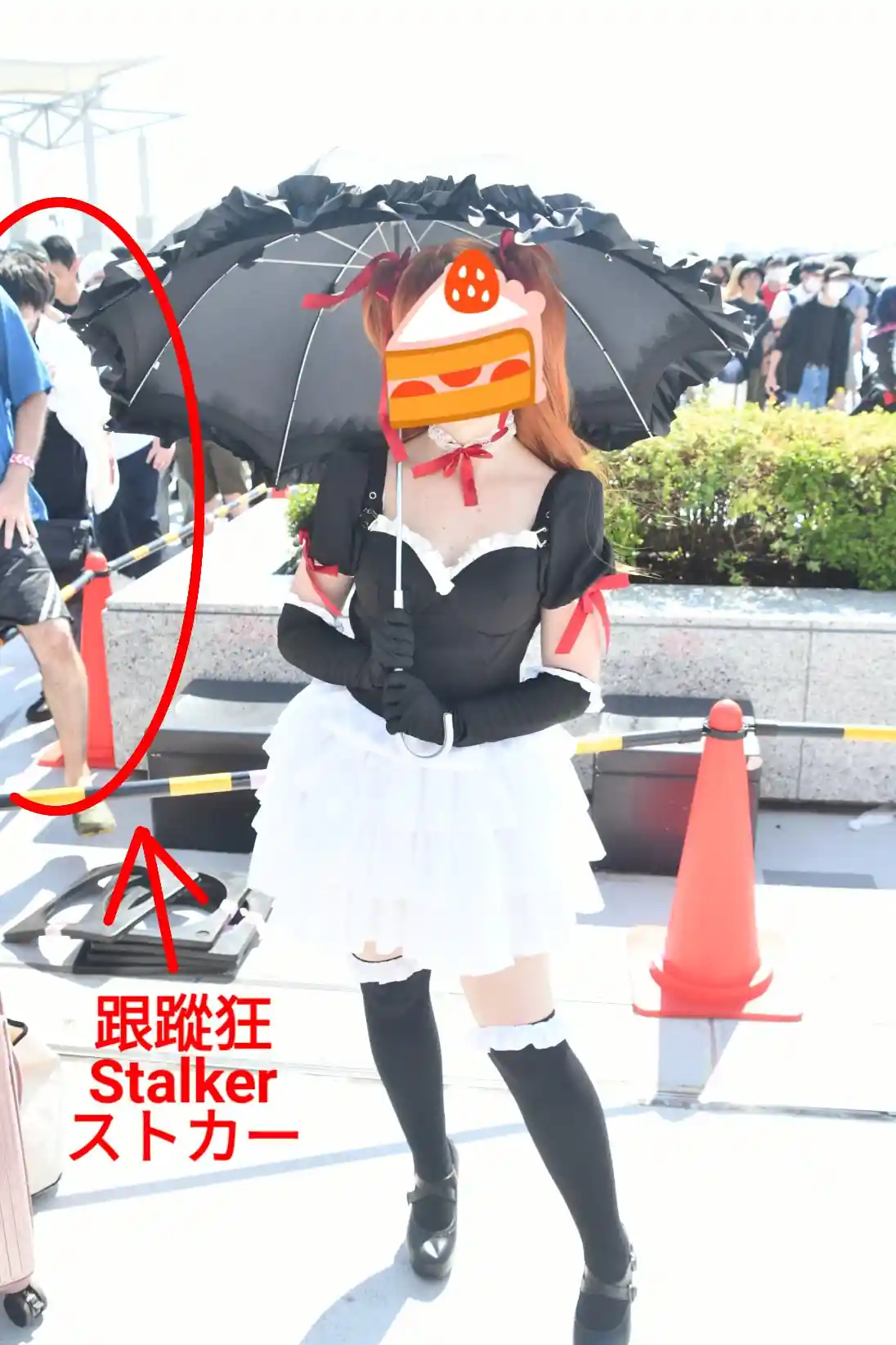 Cosplayer Attacked by Stalker at Comiket